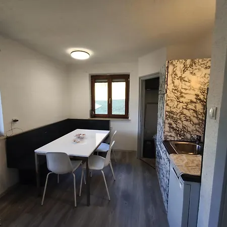 Cosy In Modern Flat منزل للإقامة